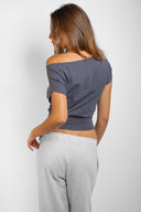 010yuajcol744-3.jpg